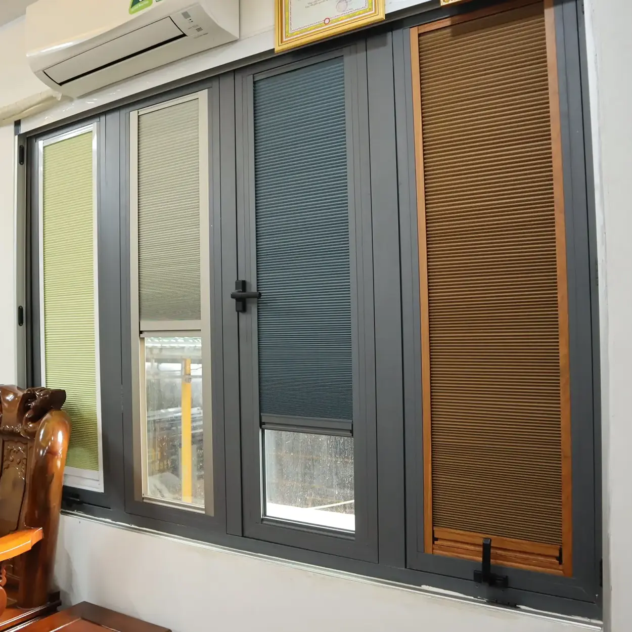 Ofis toplantı plise